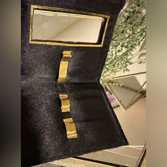 Dolce and Gabanna black lace cosmetic brush case mirror for card/cash RARE - Picture 10 of 12